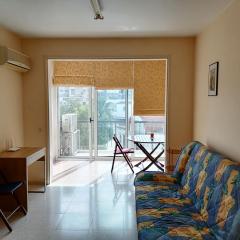 St Nikolas 1bdm Apartment, FREE Wi-Fi & Parking