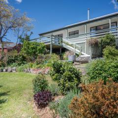 Libeau Lane Views - Akaroa Holiday Home