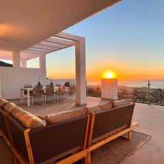 Bayview -Superb Luxurious Sea View Penthouse with private hot tub by Solrentspain