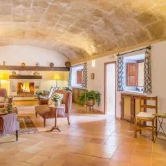 Historica house with Pool free wifi