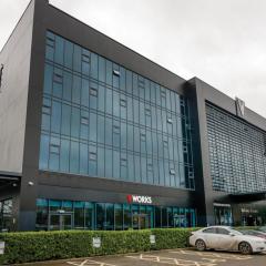 빌리지 호텔 판버러(Village Hotel Farnborough)