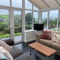 4 bedroom bungalow in peaceful countryside with log burner - Talar Deg, Capel Madog