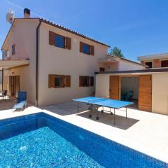 Beautiful villa Cissana with private pool near the beach by WiiBuk