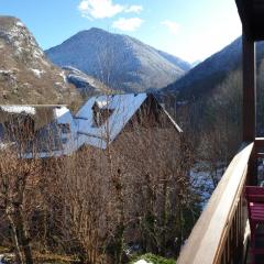 T2 vue sur les montagnes à Bagnères-de-Luchon 1*