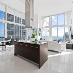 ICONIC LUXURIOUS HIGH CEILINGS UNIT BRICKELL w