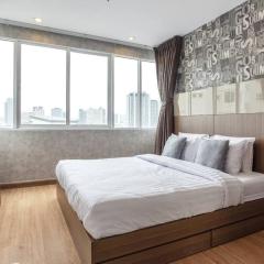 Penthouses 2Bedrooms @MRT Huai Khwang 会说中文