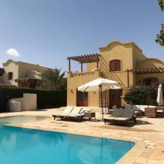 Gorgeous Villa in Gouna with Heated Private Pool