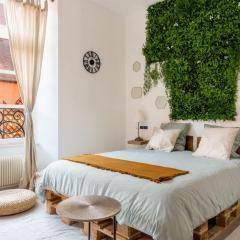 Travel Homes - The Invitation, Ideal Little Venice