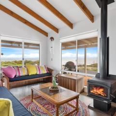 Bay Beach House - A Family & Pet Friendly Favourite with Direct Beach Access