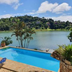 MARAVILHOSO SÍTIO NA BEIRA DA REPRESA