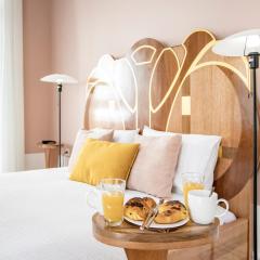 Artistic 2BR Flat Downtown w/ AC by LovelyStay