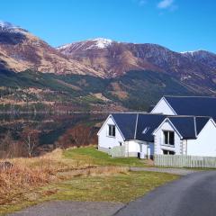 Lochside, 1 The Corries