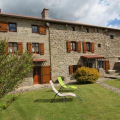 Gîte spacieux et rénové avec équipements modernes, terrasse et vaste jardin près de Gévaudan et Margeride - FR-1-582-301