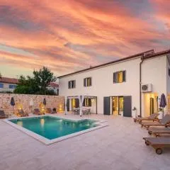 Luxury Villa Ivy