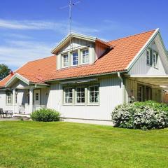 9 person holiday home in SOLLENTUNA