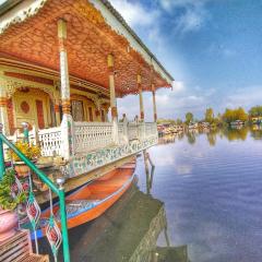 Houseboat Raja's Palace, Dal lake