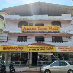 Anandan Tourist Home