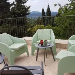 Callian: lumineux duplex avec terrasse et vue