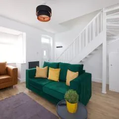 Thomson House - Air Host & Stay - 2 mins to town