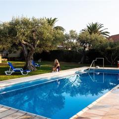 Villa with great pool dog friendly