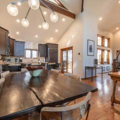 Walk to Skiing at Deer Valley, Private Hot Tub, Wood Burning Fireplace, Mountain Views