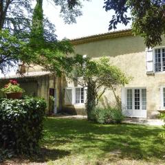 holiday home, Pont-Saint-Esprit