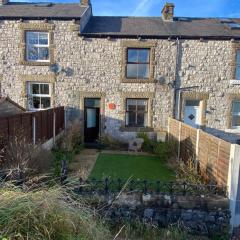 Comfy stone built house in the peak district