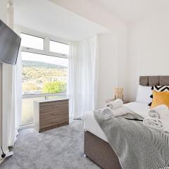 Hilltop House - TV in Every Bedroom!