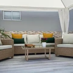 Casa grande con piscina