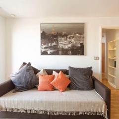 stylish one bedroom apartment close to the city of London