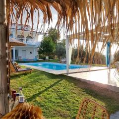 Heavenly Views-1- Maisonette with pool close to the Beach