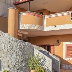 Awesome Apartment In Limbadi With 2 Bedrooms And Wifi