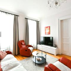 STYLISH BIG apartment in the HEART of the OLD TOWN
