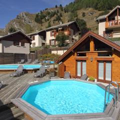 Locations Appartements & Chalets - village Piéton, vue Glaciers