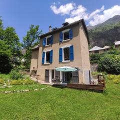 The Old School House, Les Ougiers