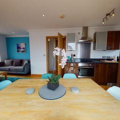 Cosy Town House Sleeps 8