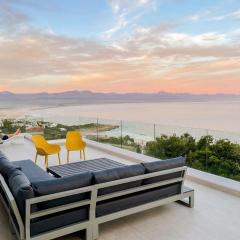 Dizzy Hill Villa with 270° Breathtaking Views. Pool + Patio
