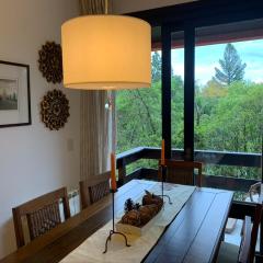 Ap Gramado Knorrville - 2 dorm com lareira, calefação e sacada