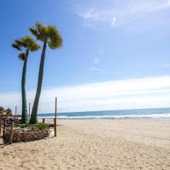 Perfectly located beachside apartment in Elviria Marbella