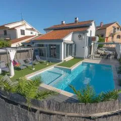 Kuntrada 45 Holiday Home - Heated & Kids Pool