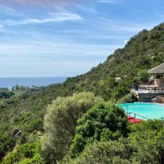 Superbe villa avec piscine chauffée et vue mer à Palombaggia