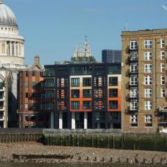 Modern Apartment in Central London By River Thames