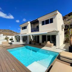 Luxury Villa Morelli with seaview & heated pool