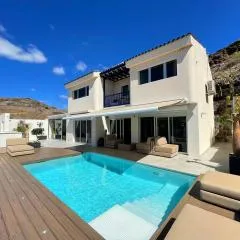 Luxury Villa Morelli with seaview & heated pool