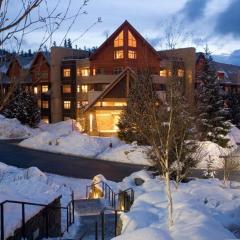 WHISTLER Luxury Ski In/Out+ Parking+HotTub + Pool