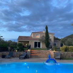 Très belle villa piscine jacuzzi grande propriété 10 pers
