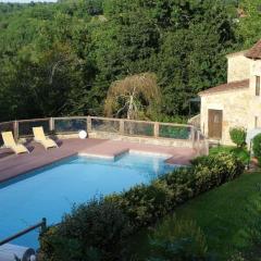 Maison de 2 chambres avec piscine partagee terrasse amenagee et wifi a Puy l'Eveque