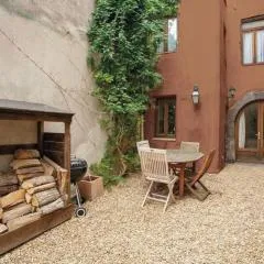 Marseillan 18th Century 2-Bed House Sleeps 6