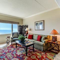Beautiful Condo with Gorgeous Ocean Views from Balcony + Shared Pool & Free WiFi