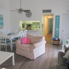 Half-Mi to Beach Access Sunny Miramar Villa!